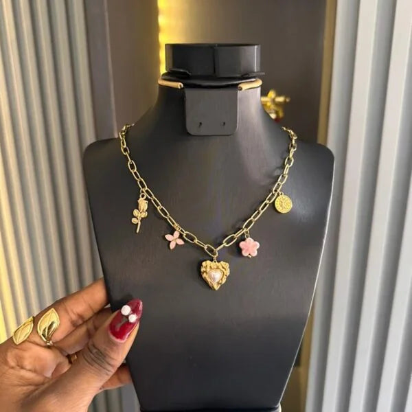 Sally charm necklace