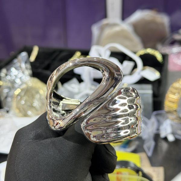 Generic chunky bracelet