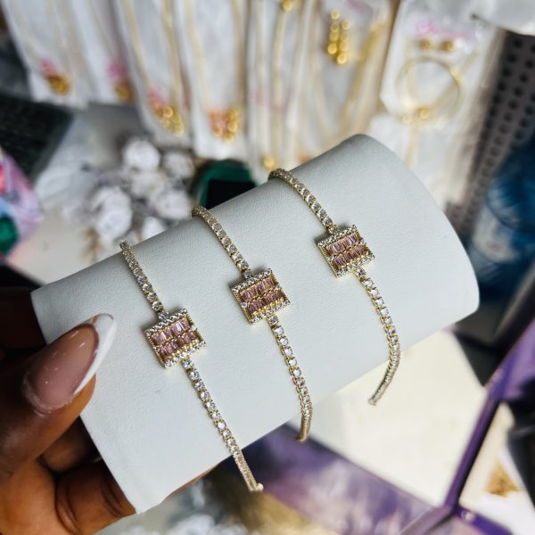 Nova tennis bracelet