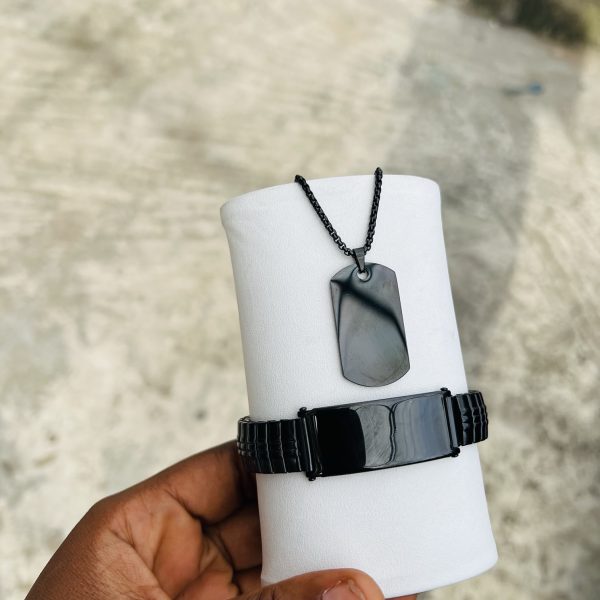 Engraved black black combo