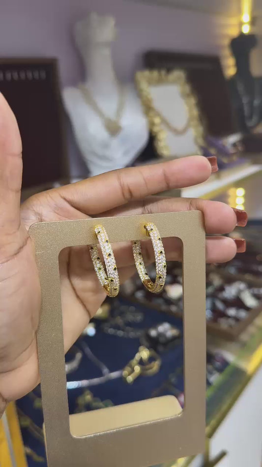Luxury gold earrings