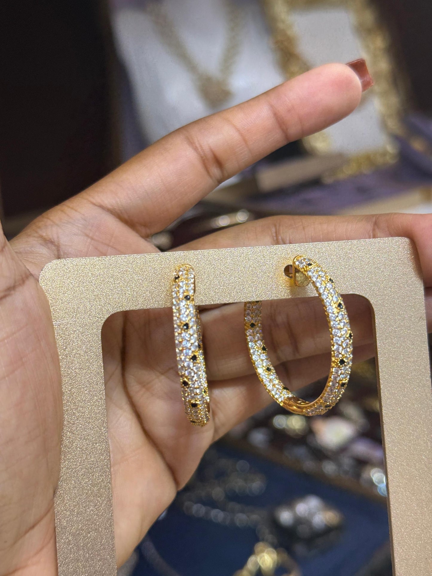 Luxury gold earrings