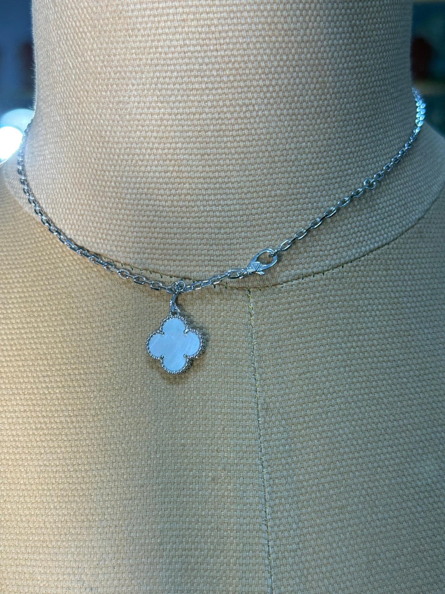 Non tarnish 925 sterling silver white clover necklace